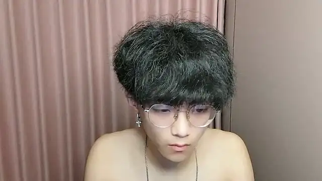 Snapshot of wssoo11 chatting on 07/17/26, 01:18 wssoo11 online show from 07/17/26, 01:18
