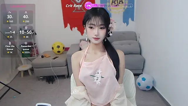 Snapshot of Lucya-a chatting on 06/17/26, 02:18 Lucya-a online show from 06/17/26, 02:18