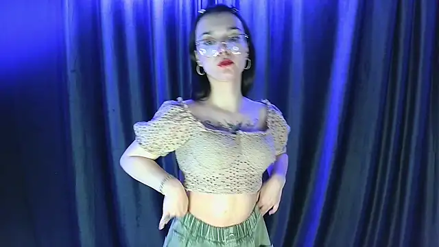 Snapshot of MilaHoleen chatting on 06/02/26, 05:59 MilaHoleen online show from 06/02/26, 05:59