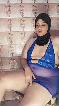 Snapshot of LenaQPeach chatting on 06/28/26, 11:33 LenaQPeach online show from 06/28/26, 11:33