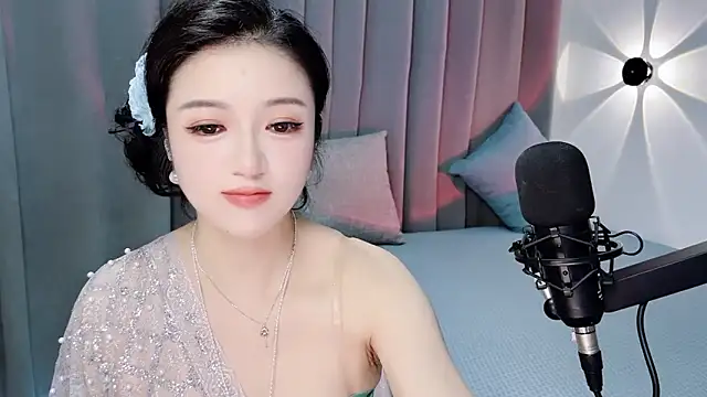 Snapshot of Momo-Wow chatting on 07/04/26, 06:30 Momo-Wow online show from 07/04/26, 06:30