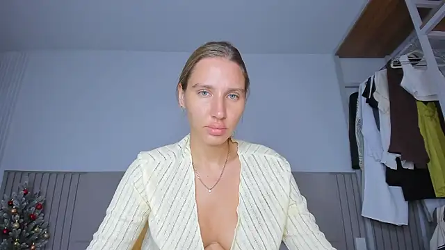 SofiClimbing online show from 12/18/25, 01:22