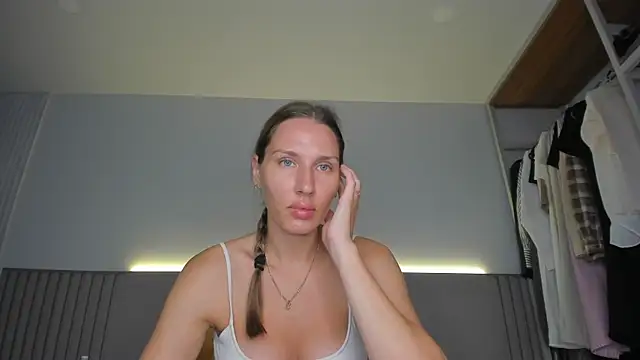 SofiClimbing online show from 03/09/26, 02:48