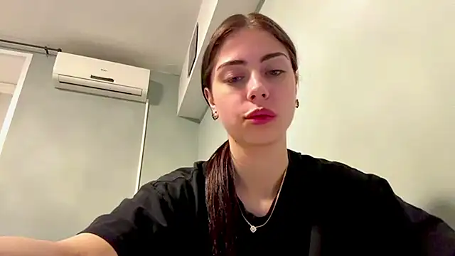 Snapshot of LianaMagic chatting on 06/01/26, 05:03 LianaMagic online show from 06/01/26, 05:03
