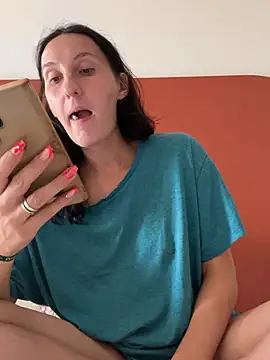 PregnantEmilia online show from 07/10/26, 03:36