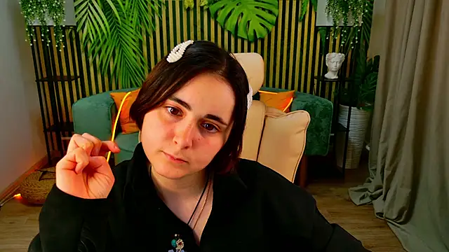 Snapshot of AprilMunoz chatting on 06/02/26, 11:56 AprilMunoz online show from 06/02/26, 11:56