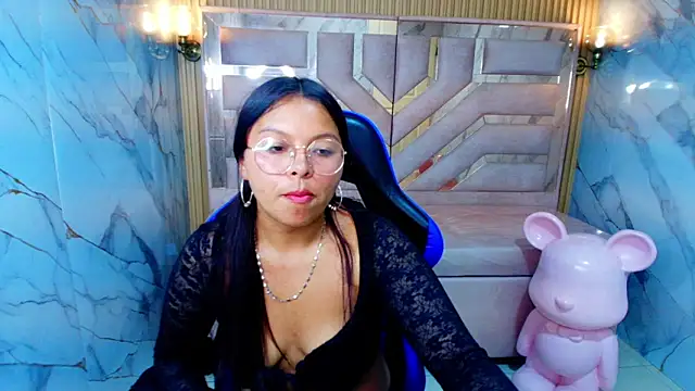 Snapshot of sophy_r chatting on 06/03/26, 09:09 sophy r online show from 06/03/26, 09:09