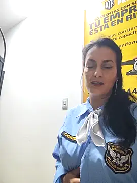 Snapshot of ALEJANDRA__28 chatting on 06/15/26, 01:13 ALEJANDRA 28 online show from 06/15/26, 01:13