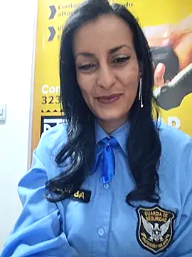 Snapshot of ALEJANDRA__28 chatting on 06/17/26, 01:23 ALEJANDRA 28 online show from 06/17/26, 01:23
