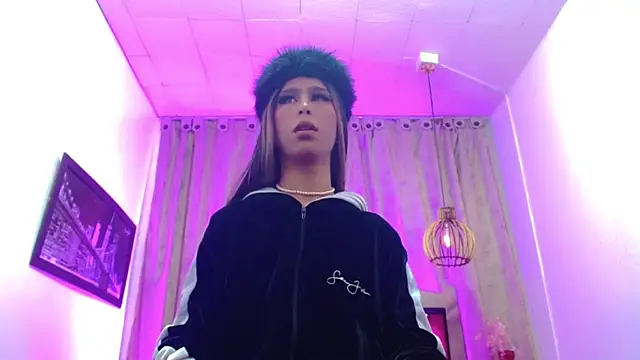 Honey Balenciaga online show from 07/18/26, 07:28