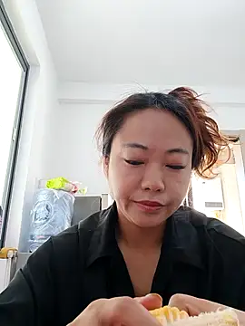 Yaoyao   online show from 06/06/26, 08:30