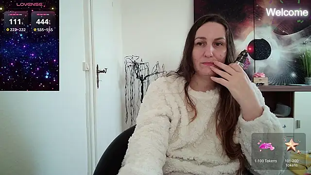 Snapshot of Yevgeshka-Milashka chatting on 03/22/25, 06:54 Yevgeshka-Milashka online show from 03/22/25, 06:54