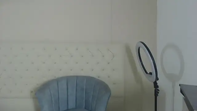 alexa   11 online show from 06/20/26, 12:30