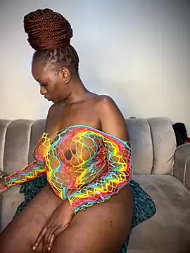 Snapshot of Dottie_shee chatting on 07/19/26, 02:32 Dottie shee online show from 07/19/26, 02:32