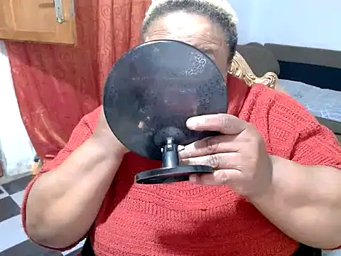 ROSESNICKER00 online show from 06/26/26, 03:49