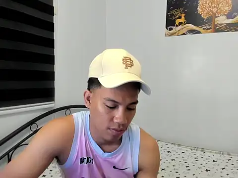urfucker vinz online show from 07/16/26, 12:55