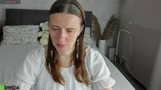 Snapshot of Kathrine-Meyer chatting on 06/27/26, 12:59 Kathrine-Meyer online show from 06/27/26, 12:59