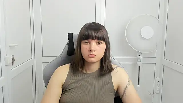 Vanilla Vixen online show from 06/05/26, 12:55