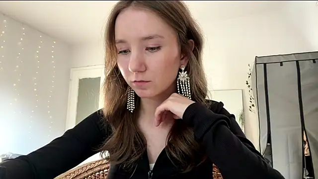 smalllisa online show from 06/12/26, 06:07