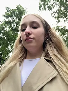 Polly Pop online show from 06/24/26, 04:17