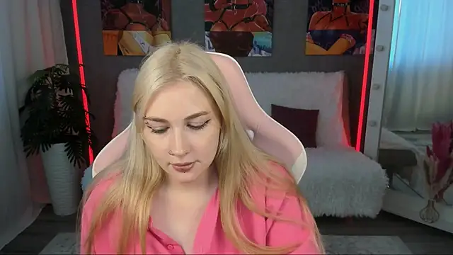 AmaliaWinslet online show from 06/18/26, 08:25