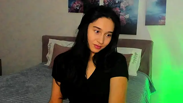 Camilla  Noor online show from 06/18/26, 05:06