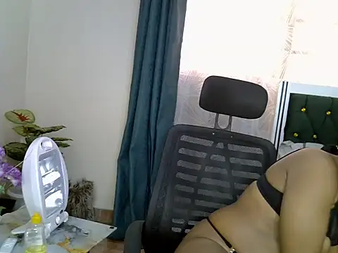 Snapshot of sheriiy chatting on 06/28/26, 12:00 sheriiy online show from 06/28/26, 12:00