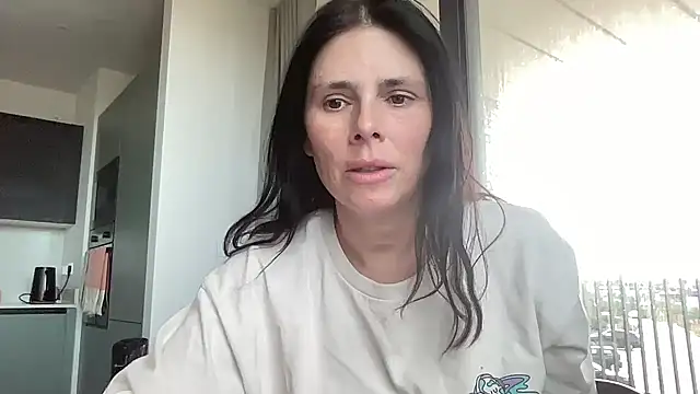 Snapshot of JadeLucy chatting on 07/03/26, 06:53 JadeLucy online show from 07/03/26, 06:53