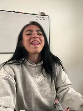 Sara fernandez- online show from 06/30/26, 02:51