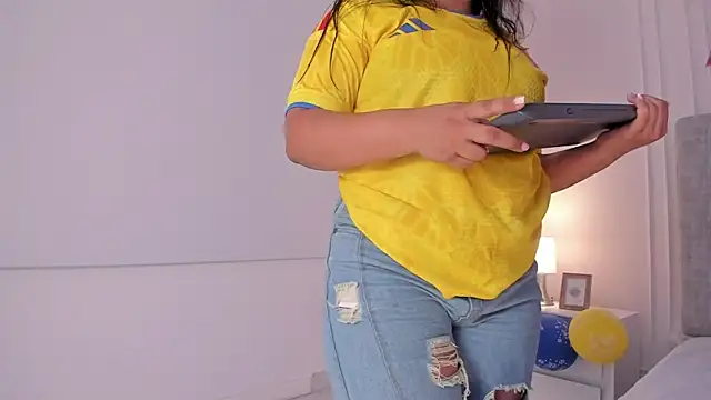 Emma-Velez online show from 07/07/26, 01:04