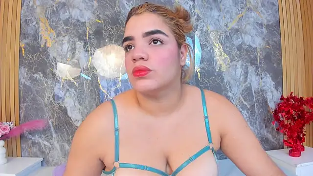Snapshot of AMMY_HONEY chatting on 07/15/26, 07:41 AMMY HONEY online show from 07/15/26, 07:41