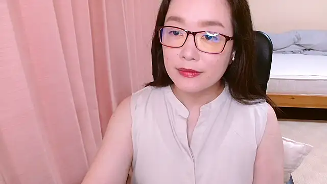LENA-xo online show from 07/26/26, 06:21