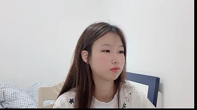 Snapshot of 77-Xiaodigua chatting on 06/24/26, 06:23 77-Xiaodigua online show from 06/24/26, 06:23