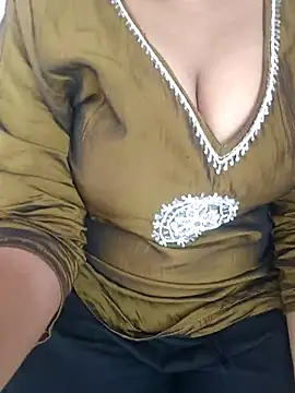 Snapshot of telugubigboobs__P chatting on 07/12/26, 11:23 telugubigboobs P online show from 07/12/26, 11:23