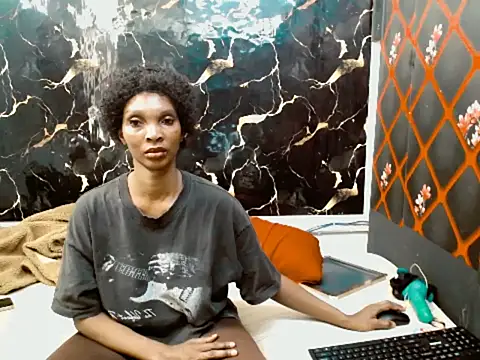 Caramelminxx  online show from 06/29/26, 07:25