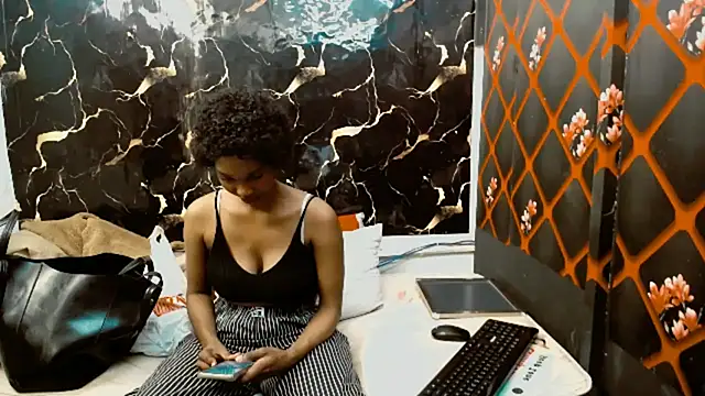 Caramelminxx  online show from 07/08/26, 07:24