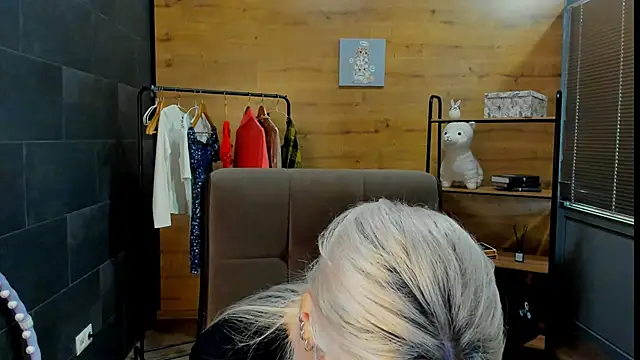 Snapshot of DaisyHopkins chatting on 06/20/26, 09:45 DaisyHopkins online show from 06/20/26, 09:45