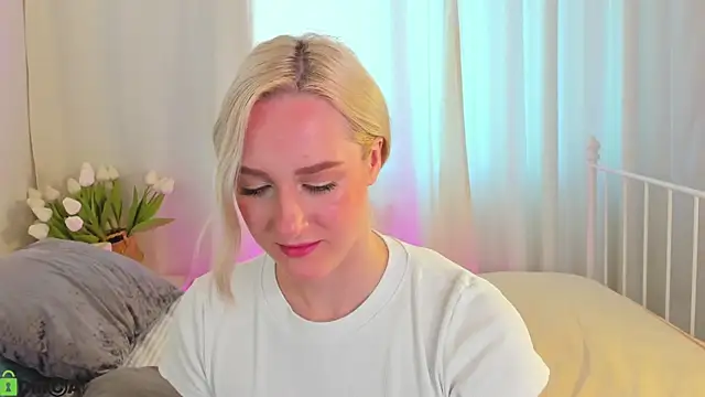 Chloe-Deccer online show from 07/05/26, 01:12