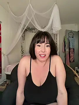 Snapshot of juliee1979 chatting on 06/25/26, 06:12 juliee1979 online show from 06/25/26, 06:12