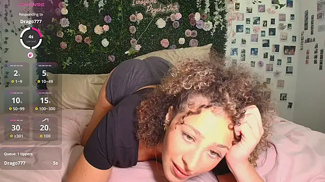 LyraCovee online show from 07/23/26, 02:09