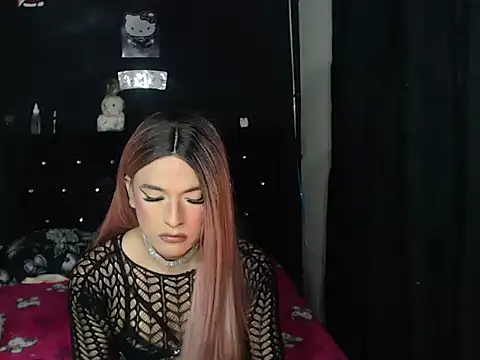 Snapshot of madame_kitty chatting on 07/18/26, 11:52 madame kitty online show from 07/18/26, 11:52