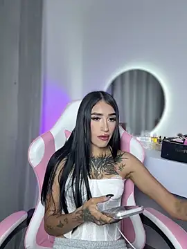 Babyygirl   online show from 06/08/26, 02:34
