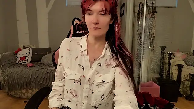 Snapshot of youngmilfBlossom chatting on 06/16/26, 05:37 youngmilfBlossom online show from 06/16/26, 05:37