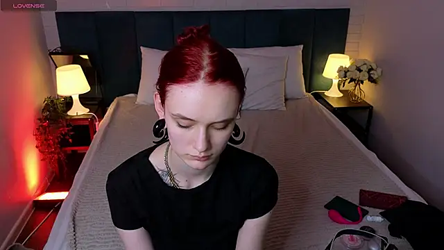 Snapshot of CrimsonMarquise chatting on 06/09/26, 03:01 CrimsonMarquise online show from 06/09/26, 03:01
