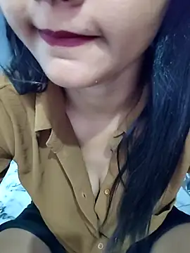 Snapshot of Miss-cutee chatting on 06/16/26, 06:21 Miss-cutee online show from 06/16/26, 06:21