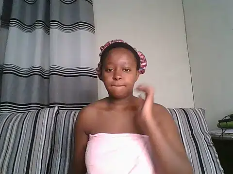 Snapshot of Ellah_simone chatting on 07/21/26, 01:30 Ellah simone online show from 07/21/26, 01:30