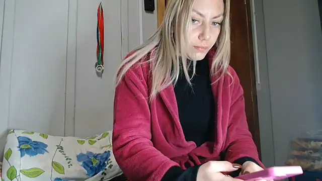 Snapshot of Alana_sc chatting on 06/24/26, 10:03 Alana sc online show from 06/24/26, 10:03