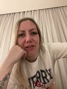 Snapshot of Alana_sc chatting on 07/18/26, 09:29 Alana sc online show from 07/18/26, 09:29