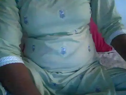 Snapshot of Ishita_01 chatting on 06/12/26, 12:53 Ishita 01 online show from 06/12/26, 12:53