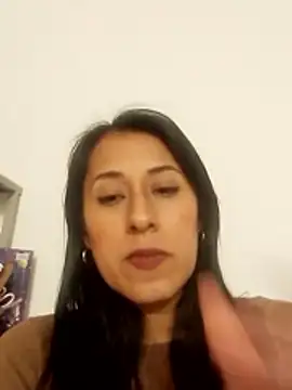 Snapshot of ELY_FE_ chatting on 06/17/26, 03:20 ELY FE online show from 06/17/26, 03:20